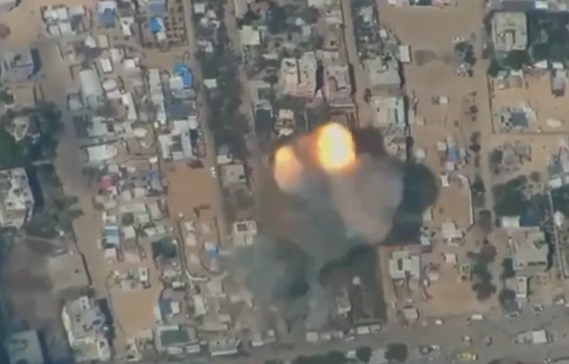 جيش الاحتلال يعلن اغتيال محمد الضيف قائد الجناح العسكري لحركة حماس في هجوم بخان يونس قبل حوالي ثلاثة أسابيع