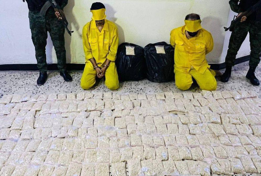 القبض على متاجريّن بالمواد المخدرة ضبطت بحوزتهما مليون حبة كبتاجون في الأنبار