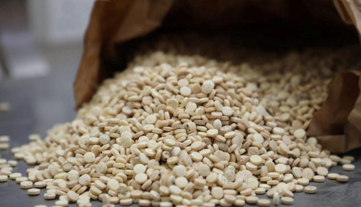 الإطاحة بتاجر مخدرات بحوزته 2200 حبة كبتاغون في محافظة الأنبار