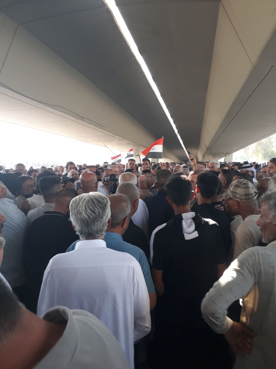 تظاهرة لشريحة البطاقات الحمراء بمنطقة العلاوي وسط بغداد مطالبين بحقوقهم المشروعة