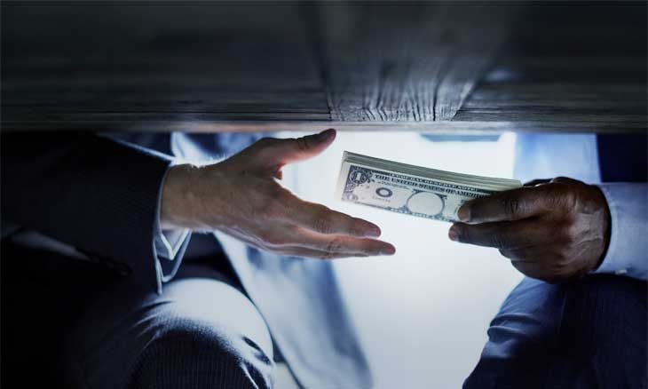 مراقبون : اشكال الفساد تنوعت وأصبحت مقدمة لسقوط الدولة العراقية