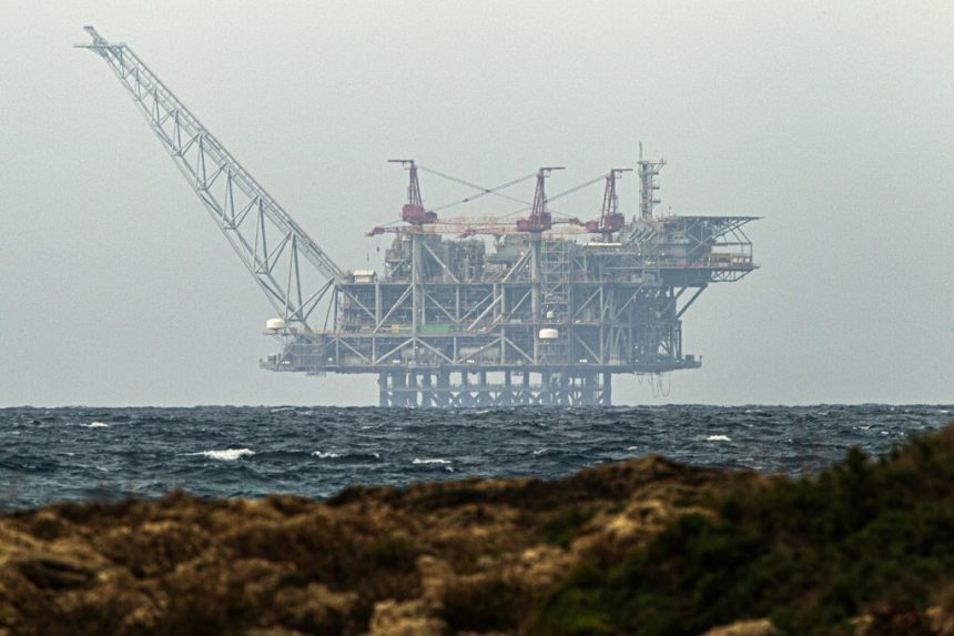 جيش الاحتلال الإسرائيلي: اعترضنا طائرة مسيرة كانت في طريقها إلى منصة الحفر بحقل كاريش للغاز