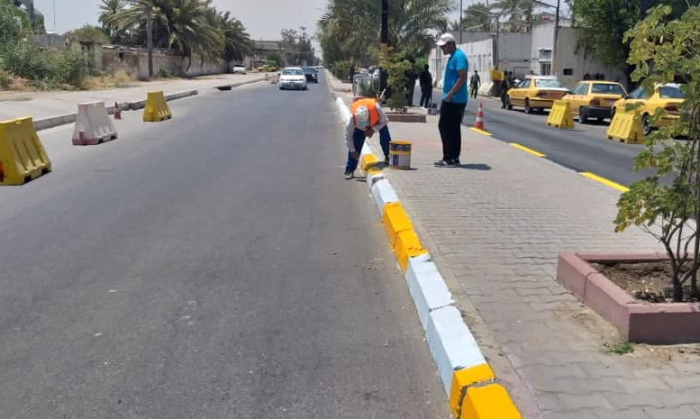 عضو مجلس محافظة بغداد أحمد الربيعي : أمانة بغداد صرفت مبلغ مليار و400 مليون دينار على صبغ شارع في العاصمة لم يستمر سوى ثمان ساعات على الأكثر ومن ثم تلاشى