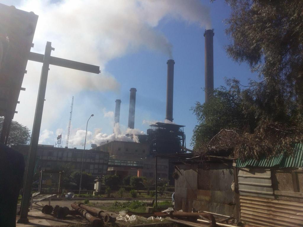 بعد انتشار روائح الكبريت.. وكيل وزير البيئة: معظم الأنشطة الملوثة للبيئة حكومية