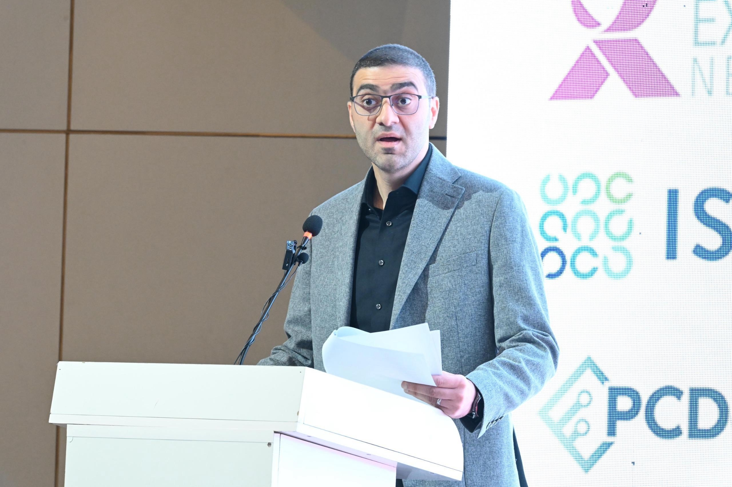 متداول.. صدور امر استقدام لرئيس هيئة الاتصالات علي المؤيد ومعاونه الفني أوس العوادي بتهمة التجسس على الهواتف النقالة