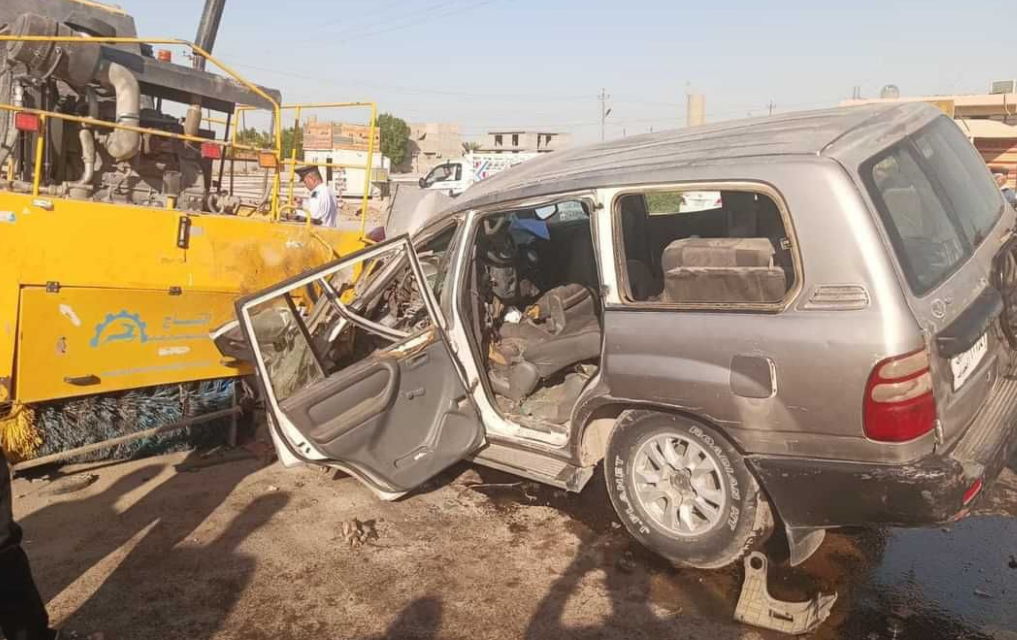 وفاة موظف حكومي بحادث اصطدام سيارته من نوع لاندكروز بآلية تابعة للبلدية في مدينة بعقوبة