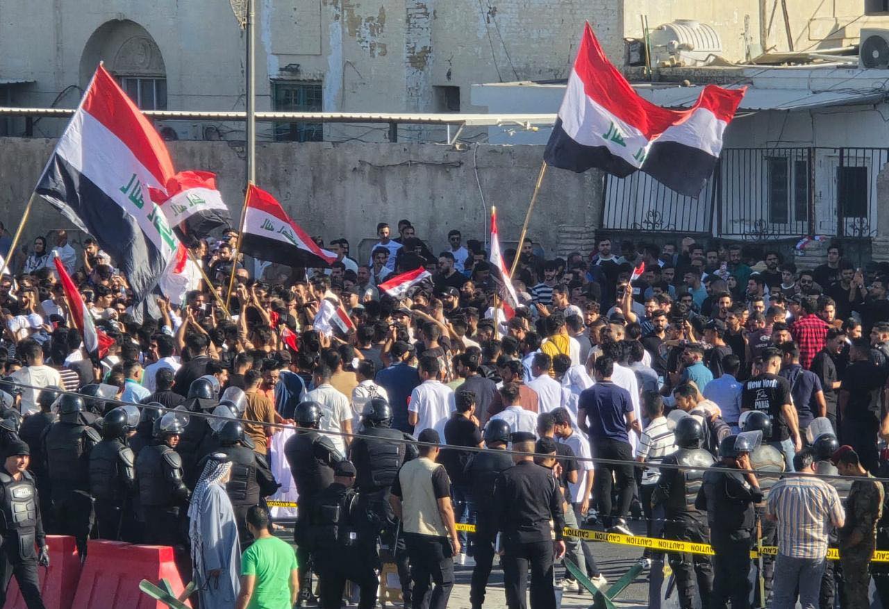 لليوم الثاني على التوالي.. خريجو المهن الصحية يتظاهرون أمام وزارة الصحة للمطالبة بتطبيق قانون التدرج الطبي