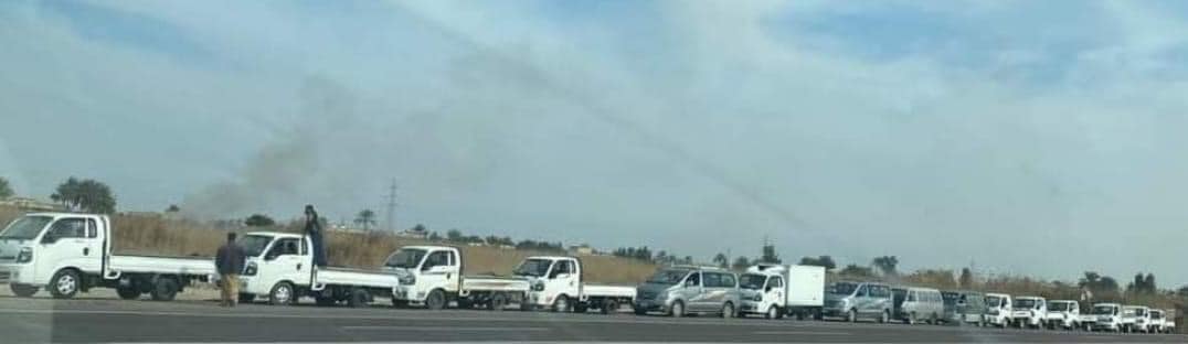 طوابير طويلة أمام محطات الوقود بعد ازمة نقص الكاز في عدد من المحافظات