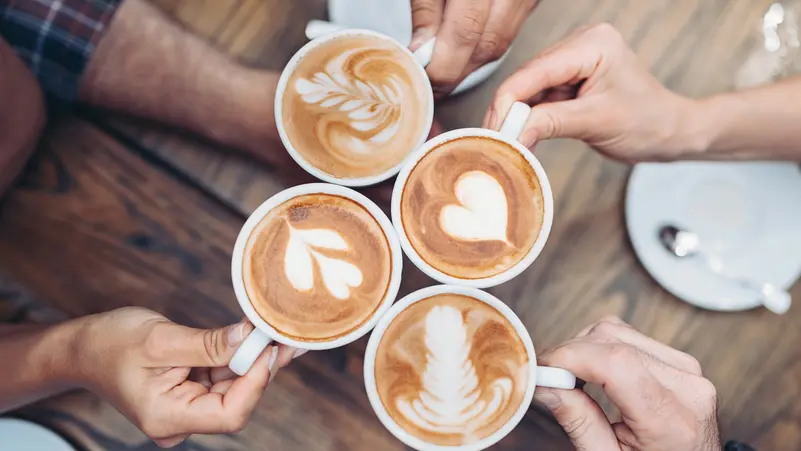 القهوة منزوعة الكافيين أم العادية.. أيهما الأفضل؟