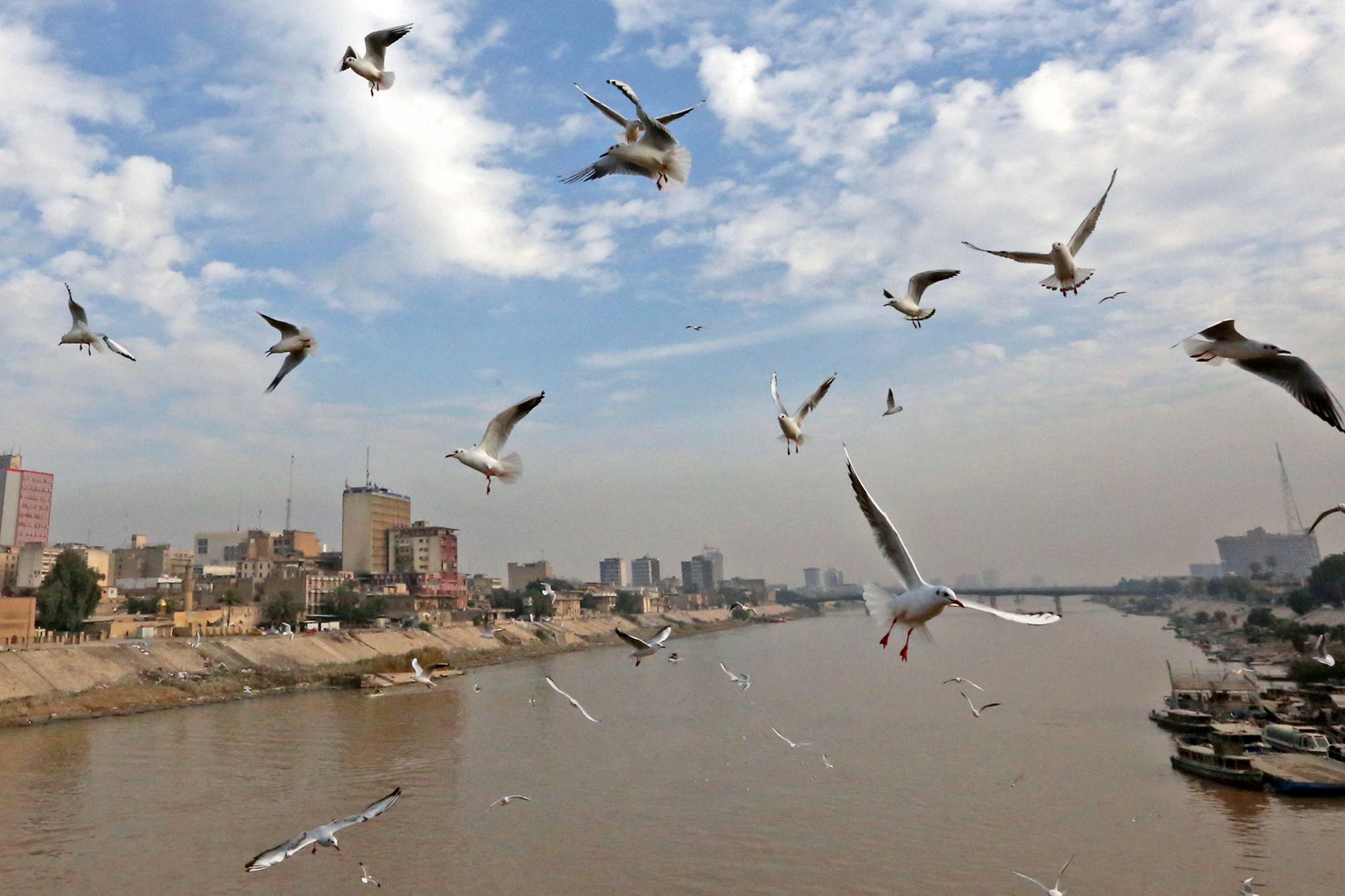 طقس العراق.. درجات الحرارة ثلاثينية مع تساقط للأمطار في المنطقة الشمالية