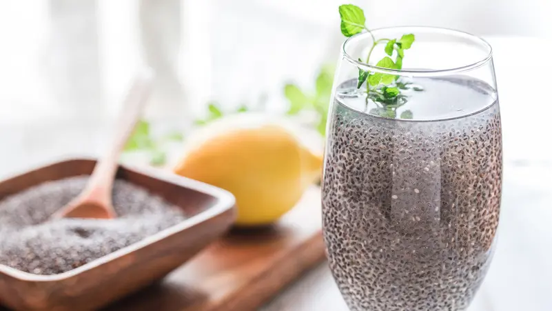 فوائد رائعة لنقع بذور الشيا والخيار في الماء طوال الليل… تعرف عليها