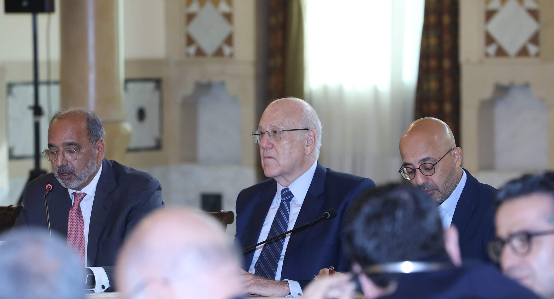 رئيس الوزراء اللبناني نجيب ميقاتي: يواجه لبنان واحدة من أخطر المحطات في تأريخه مع نزوح حوالي مليون شخص بسبب الحرب