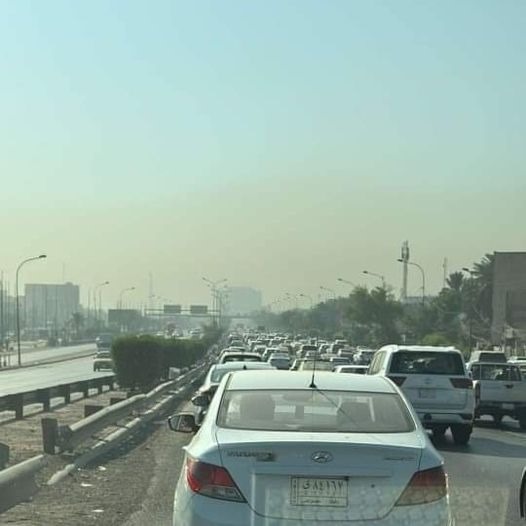 زحامات خانقة وحركة سير شبه متوقفة بأغلب تقاطعات وشوارع بغداد