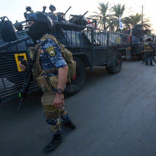 قوة أمنية تقتل متهمين بقضايا مخدرات خلال محاولتهما الهرب في منطقة باب الشيخ ببغداد