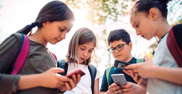 أستراليا تقر قانون حظر التواصل الاجتماعي على الأطفال