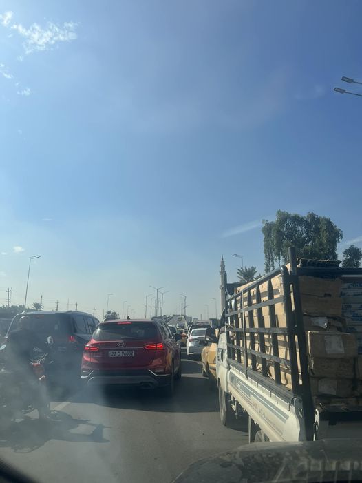زحام خانق يُحدث شللاً مرورياً في شوارع وتقاطعات العاصمة بغداد
