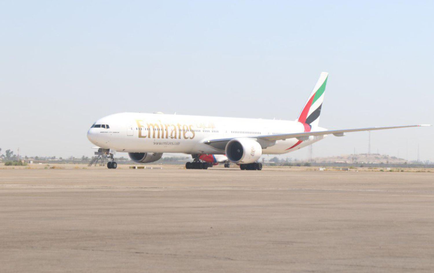 الطيران الاماراتي يقرر إلغاء الرحلات من بغداد وإليها حتى نهاية الشهر الحالي