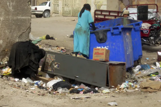 الحكومة العراقية تدعي خفض نسبة الفقر الى 17% والواقع يكذب هذا الادعاء بغياب التوزيع العادل للثروات