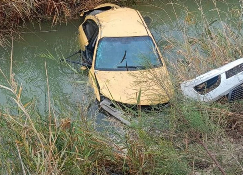 وفاة منتسب مرور بعد انقلاب عجلة تكسي وسقوطها بنهر فرعي في الناصرية