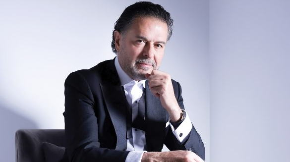 بعد اتهامــه بالإســاءة لـ نصـ ـر الله .. مسلحـون يضرمـون النار في مدرسة تابعة للفنان اللبناني راغب علامة وسط بيروت