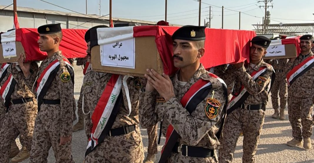 العراق يتسلم رفات 21 شهيداً “مجهول الهوية” قضوا خلال الحرب الإيرانية على العراق
