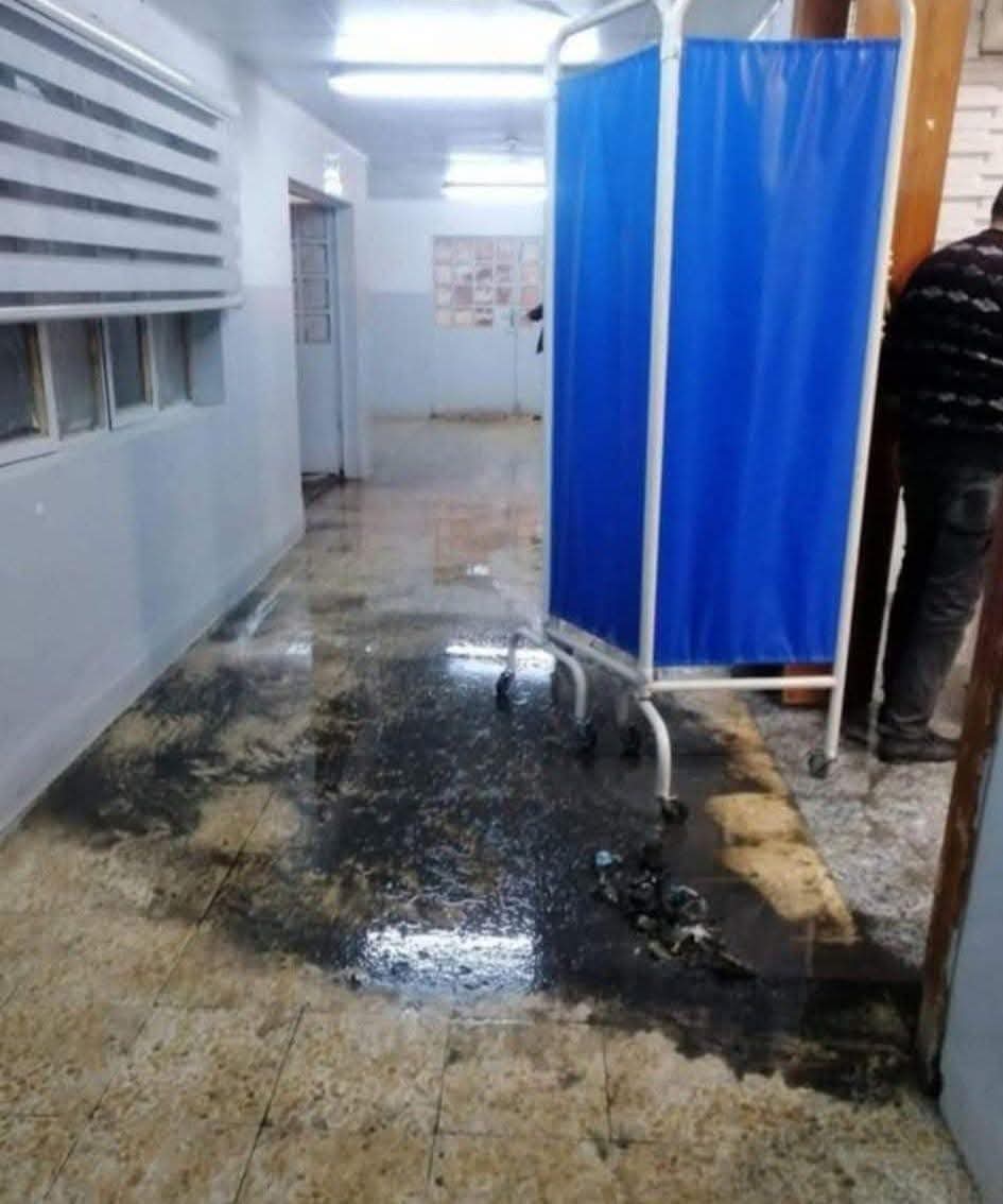 أشبه بمحال تغيير زيوت السيارات.. صورة متداولة لقسم الرنين المغناطيسي بمستشفى وادي حجر في الموصل !!