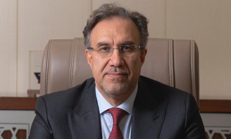 حرامي أموال عقود الكهرباء لؤي الخطيب: الحكومة لن تستطيع توفير رواتب الموظفين خلال عامين