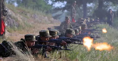 تقرير أمريكي: الكوريون الشماليون يتظاهرون بـ”السل” للنجاة من الجبهة الروسية