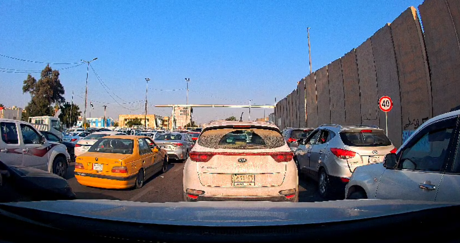 زحامات خانقة تضرب اغلب شوارع وتقاطعات العاصمة بغداد