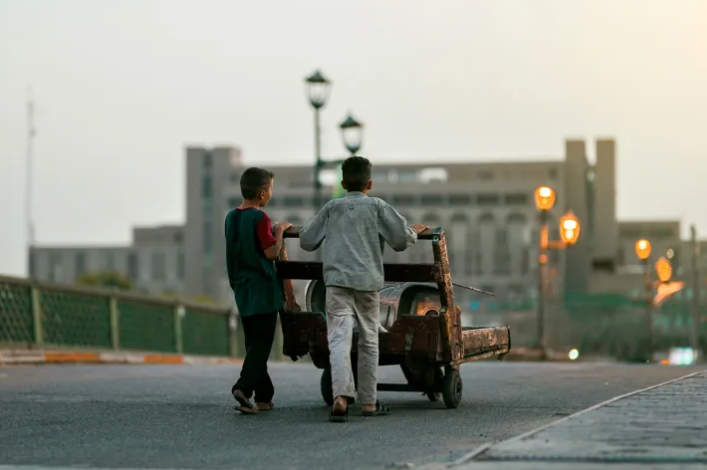 عمالة الأطفال تتصدر الأزمات المجتمعية في العراق