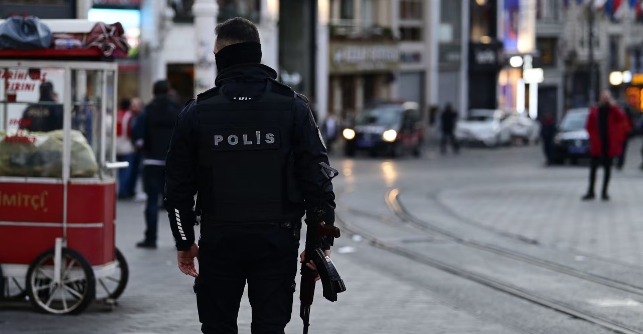 إسطنبول.. اعتقالات وحظر التظاهرات وتقييد التواصل الاجتماعي