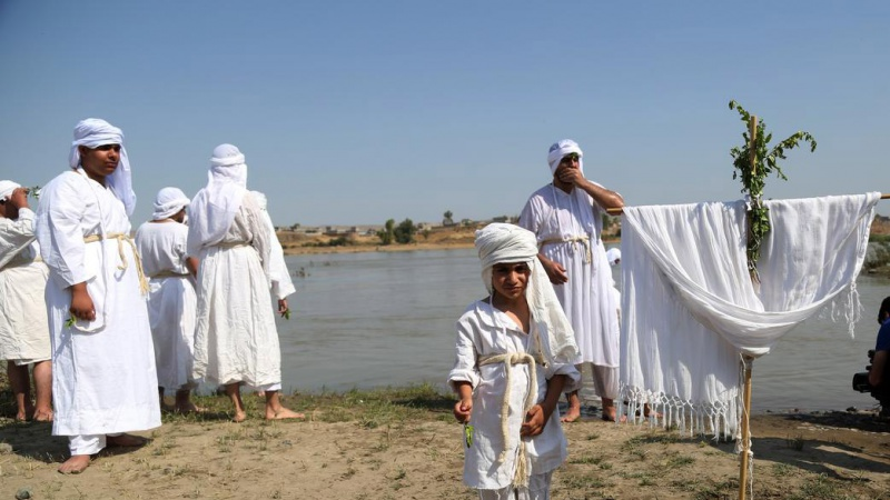 يوم تطهير الروح.. الصابئة المندائيون يحتفلون بعيد التعميد الذهبي دهفا إديمانا