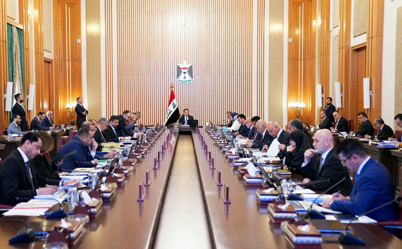 حكومة بغداد تذعن لأوامر ترامب بالتحرر من نفوذ ايران  وتنأى بنفسها