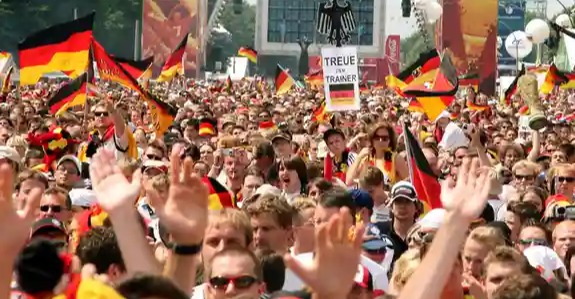 القضاء الألماني يدين اتحاد كرة القدم بقضية “احتيال” بمونديال 2006