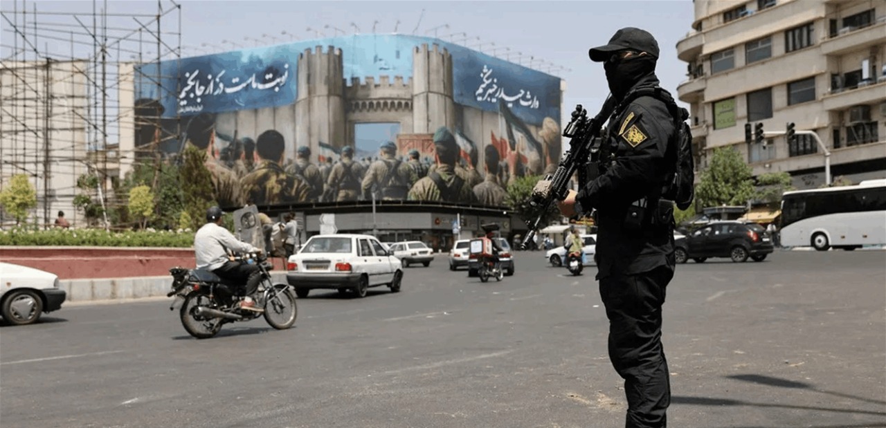 ايران تعتقل وتعدم عشرات الأشخاص الاكراد بعد حربها مع الاحتلال الإسرائيلي