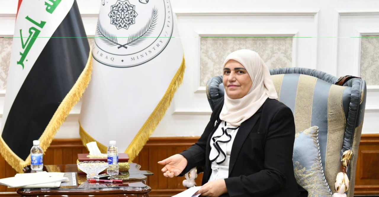 وزيرة المالية : تأخير اقرار الموازنة بسبب تغطية العجز الكبير