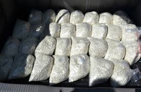 القاء القبض على 6 من مروجي ومتعاطي المخدرات في البصرة