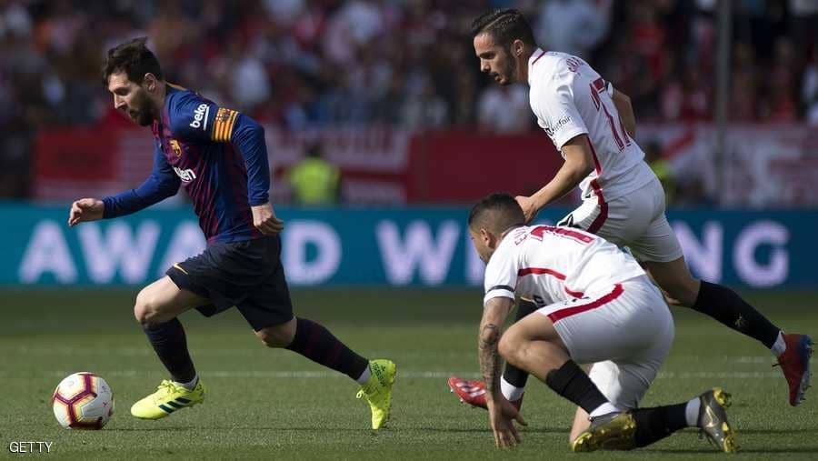 بالهاتريك الخمسين.. ميسي “يهزم إشبيلية” في مباراة تاريخية