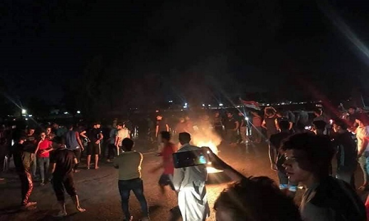 هكذا أمضى المتظاهرون في البصرة ليلتهم الماضية مع رصاص القوات الحكومية والمليشيات