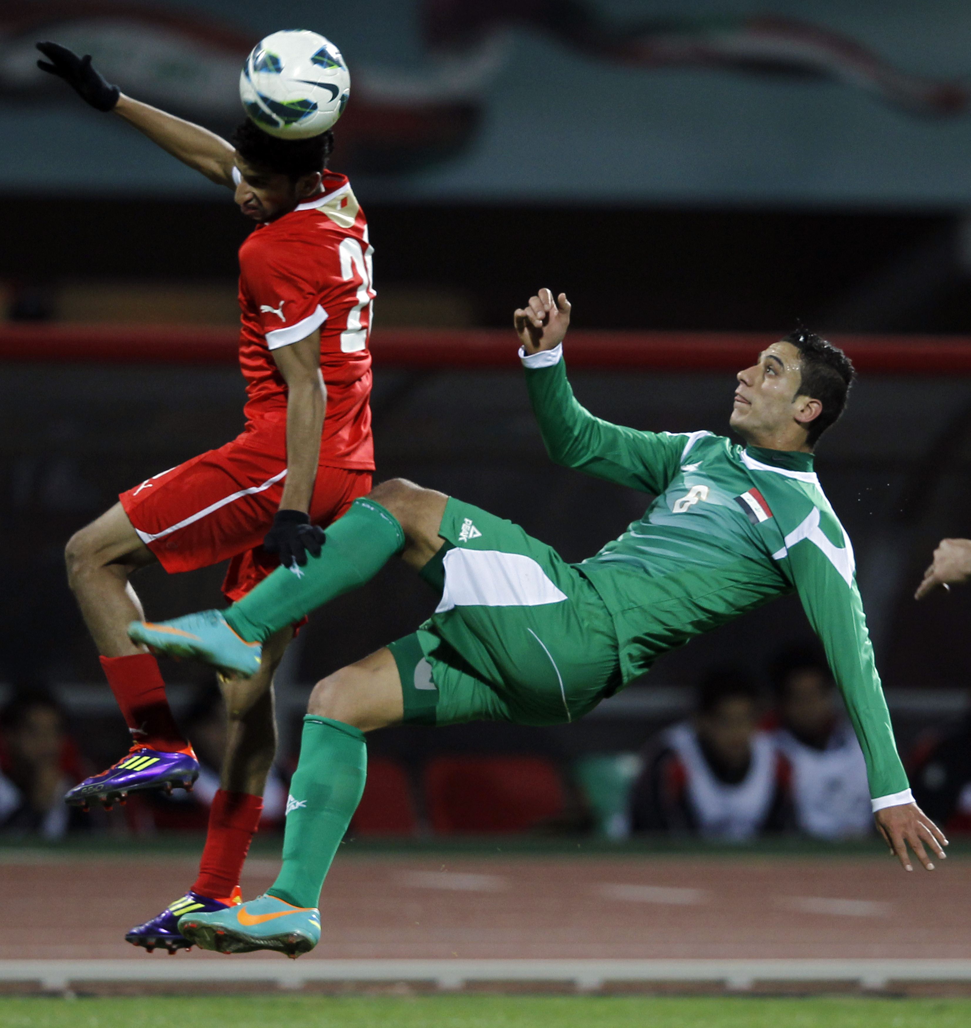 اسود الرافدين باللون الاخضر والبحرين بالاحمر في نهائي غرب اسيا بكربلاء