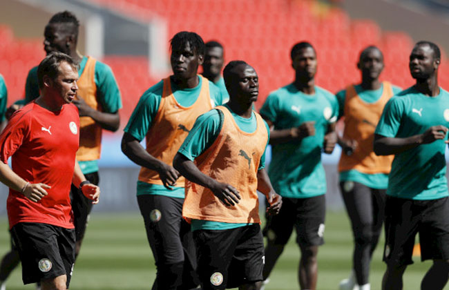 السنغال يتغلب على بولندا