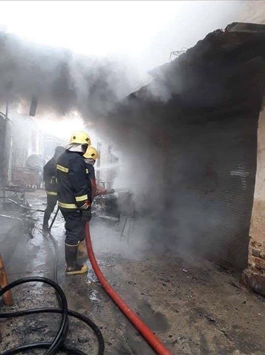 اندلاع حريق في سوق لبيع المواد الغذائية بمحافظة النجف