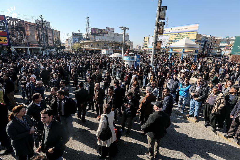 معلمو السليمانية يجددون تظاهراتهم للمطالبة بصرف رواتبهم