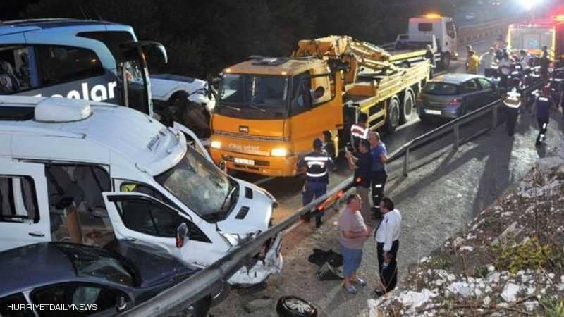 مقتل 19 شخصا في تحطم شاحنة تقل مهاجرين بغرب تركيا