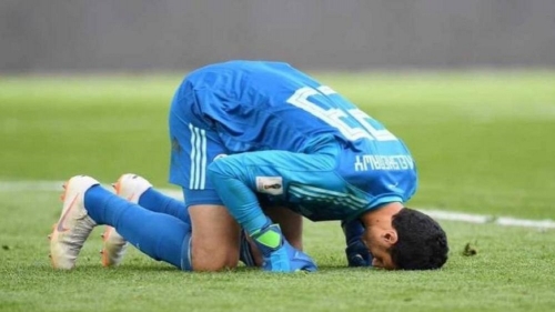 الفيفا يتخذ قراراً إحتراماً لللاعبين المسلمين