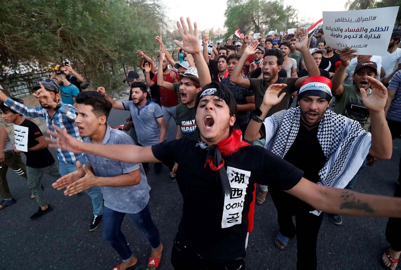 العرب اللندنية: خريجو الجامعات شرارة لانتفاضة جديدة في العراق