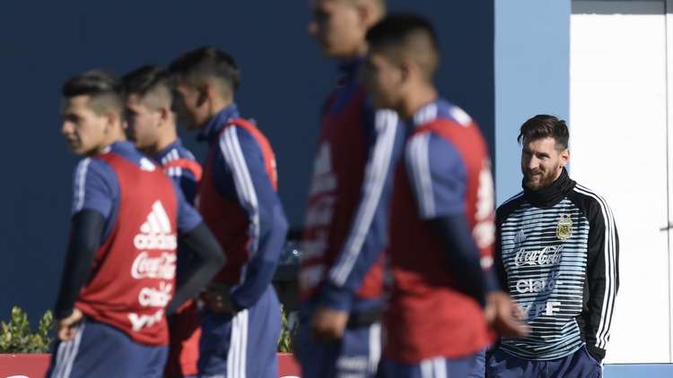 مونديال روسيا.. ميسي يلتحق بتدريبات المنتخب الأرجنتيني