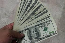 الدولار يحافظ على استقراره بالسوق المحلية