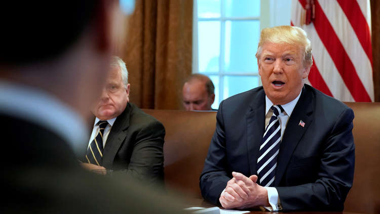 ترامب يخير إيران بين مفاوضات النووي و”تداعيات خطيرة”