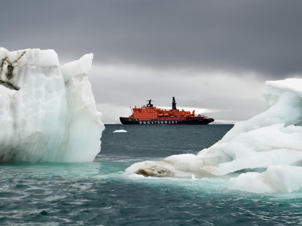 واشنطن تتوعد بعدم السماح لروسيا والصين بالهيمنة على القطب الشمالي